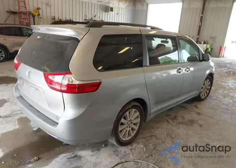 2015 Toyota Sienna Xle Premium 7 Passenger z USA, uszkodzony, nr VIN 5TDDK3DC6FS125799